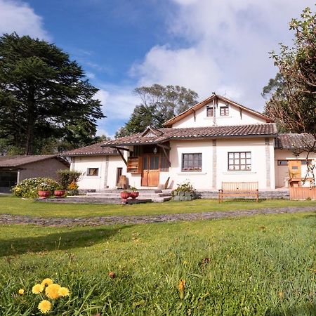 Hosteria Papagayo Cotopaxi Machachi Buitenkant foto