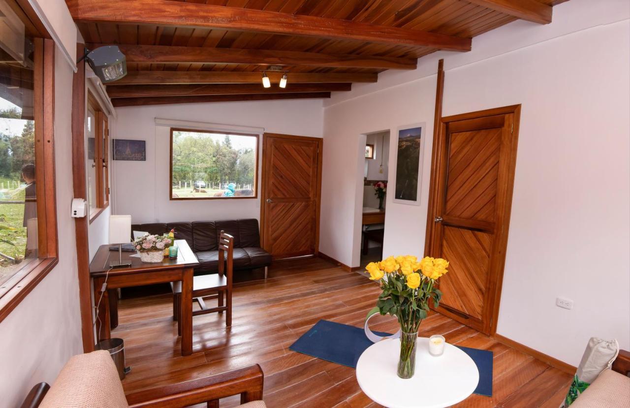 Hosteria Papagayo Cotopaxi Machachi Buitenkant foto