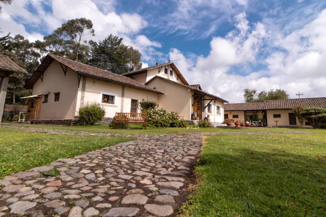 Hosteria Papagayo Cotopaxi Machachi Buitenkant foto